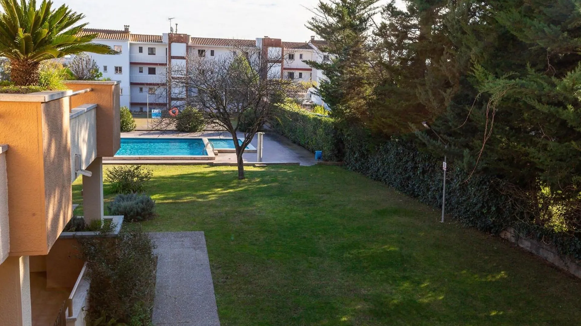 Апартаменты Un Jardin Ля Эскала Ля Эскала