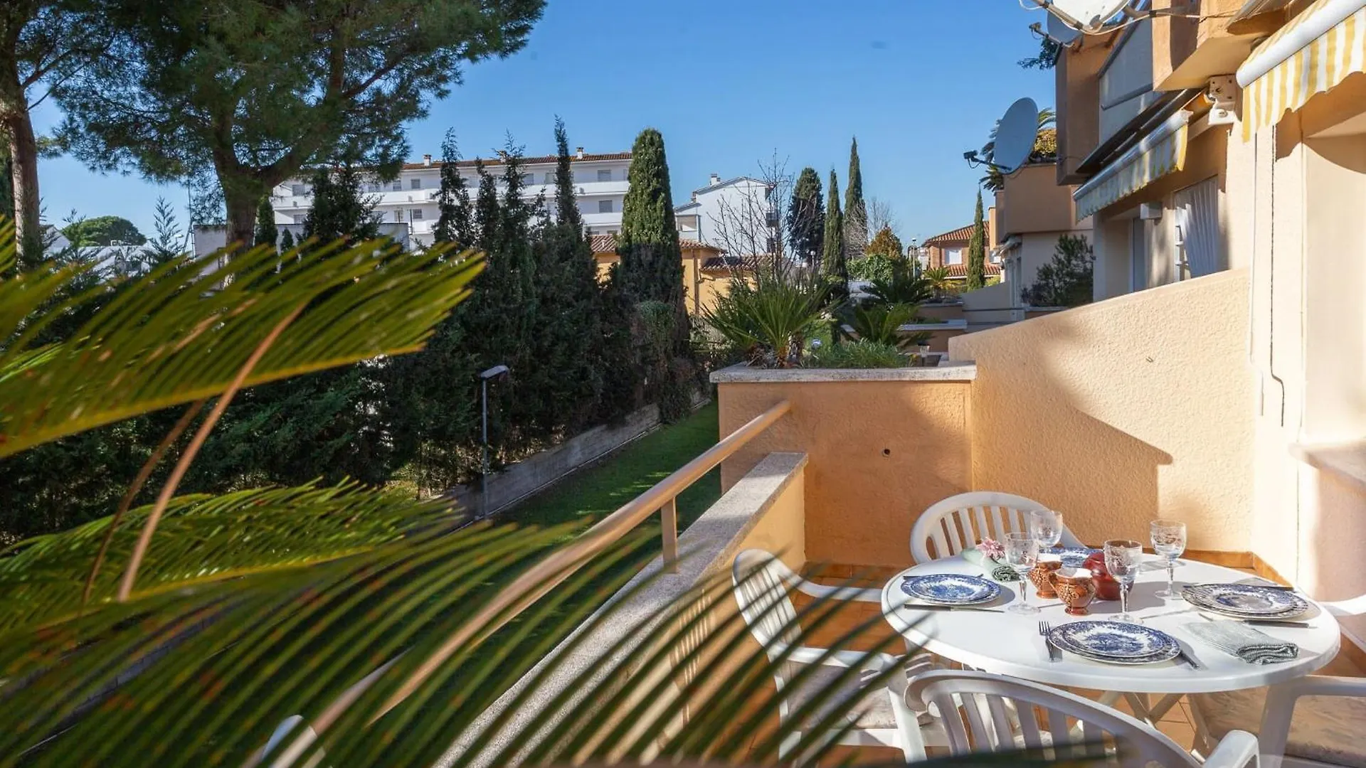 Appartement Un Jardin à L' Escala