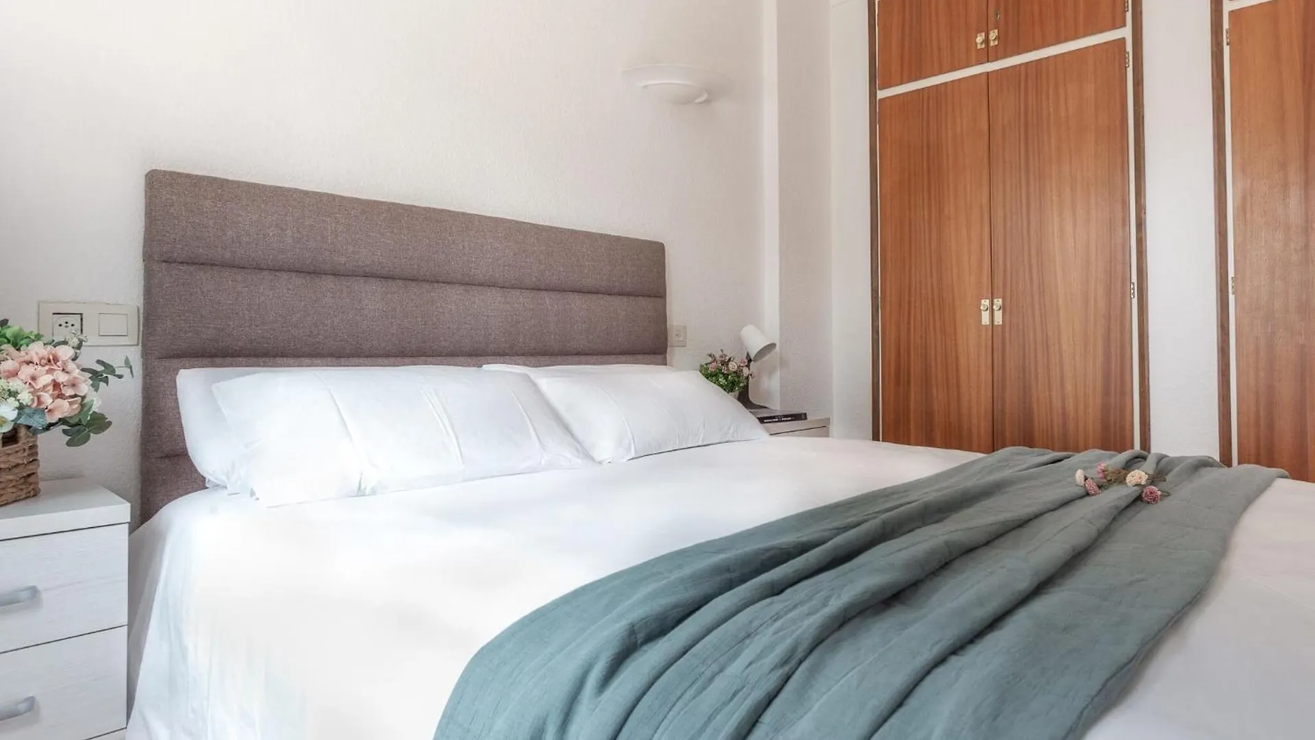 Appartement Un Jardin à L' Escala 0*,